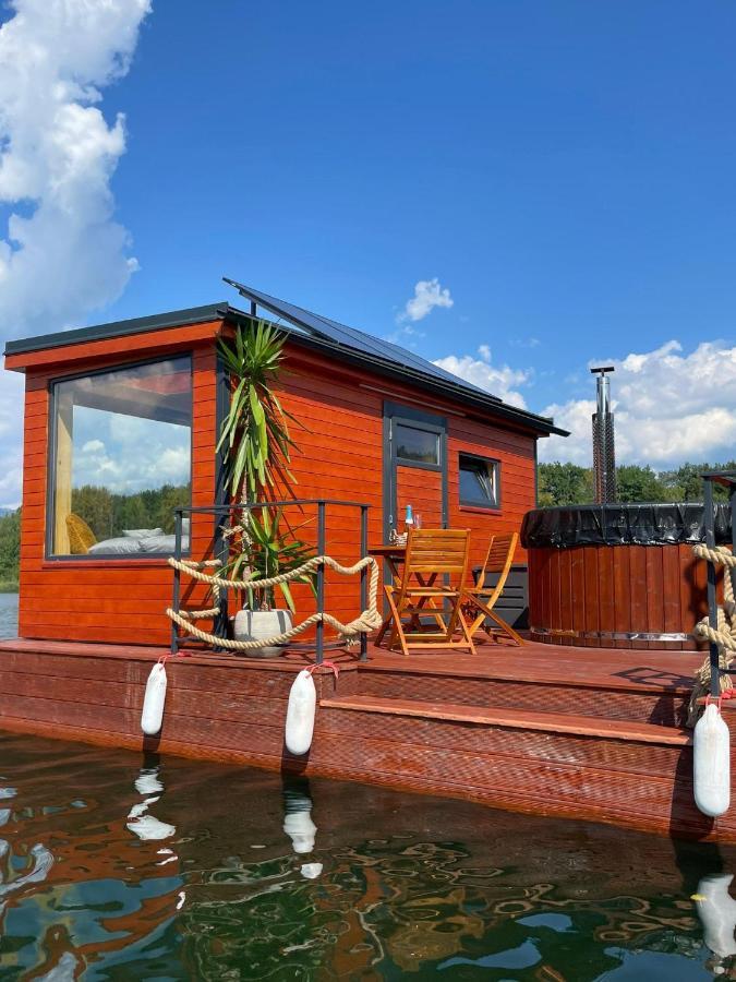 מלון ליפטובסקי טרנוביץ' Aquachill Houseboat & Wellness מראה חיצוני תמונה