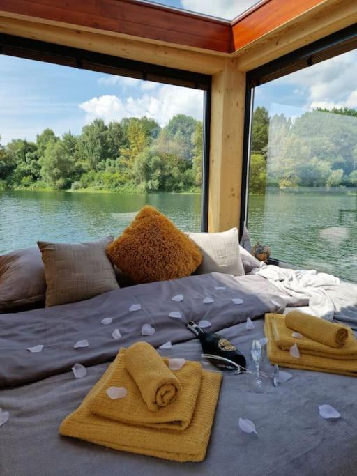 מלון ליפטובסקי טרנוביץ' Aquachill Houseboat & Wellness מראה חיצוני תמונה