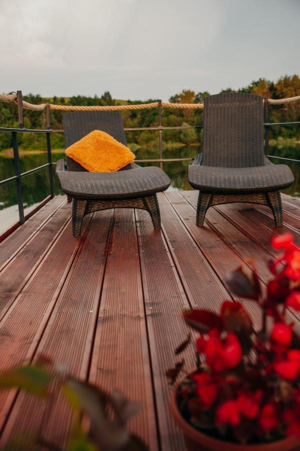 מלון ליפטובסקי טרנוביץ' Aquachill Houseboat & Wellness מראה חיצוני תמונה