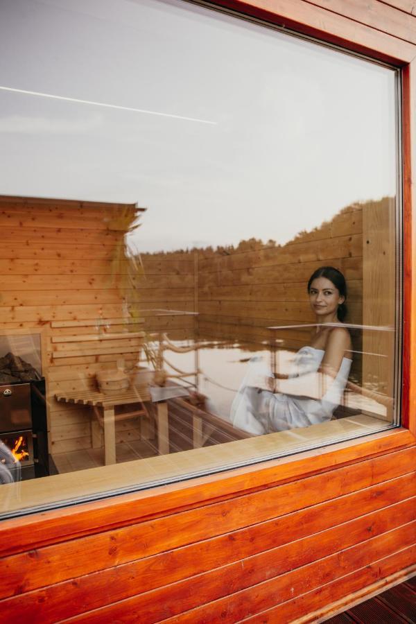 מלון ליפטובסקי טרנוביץ' Aquachill Houseboat & Wellness מראה חיצוני תמונה