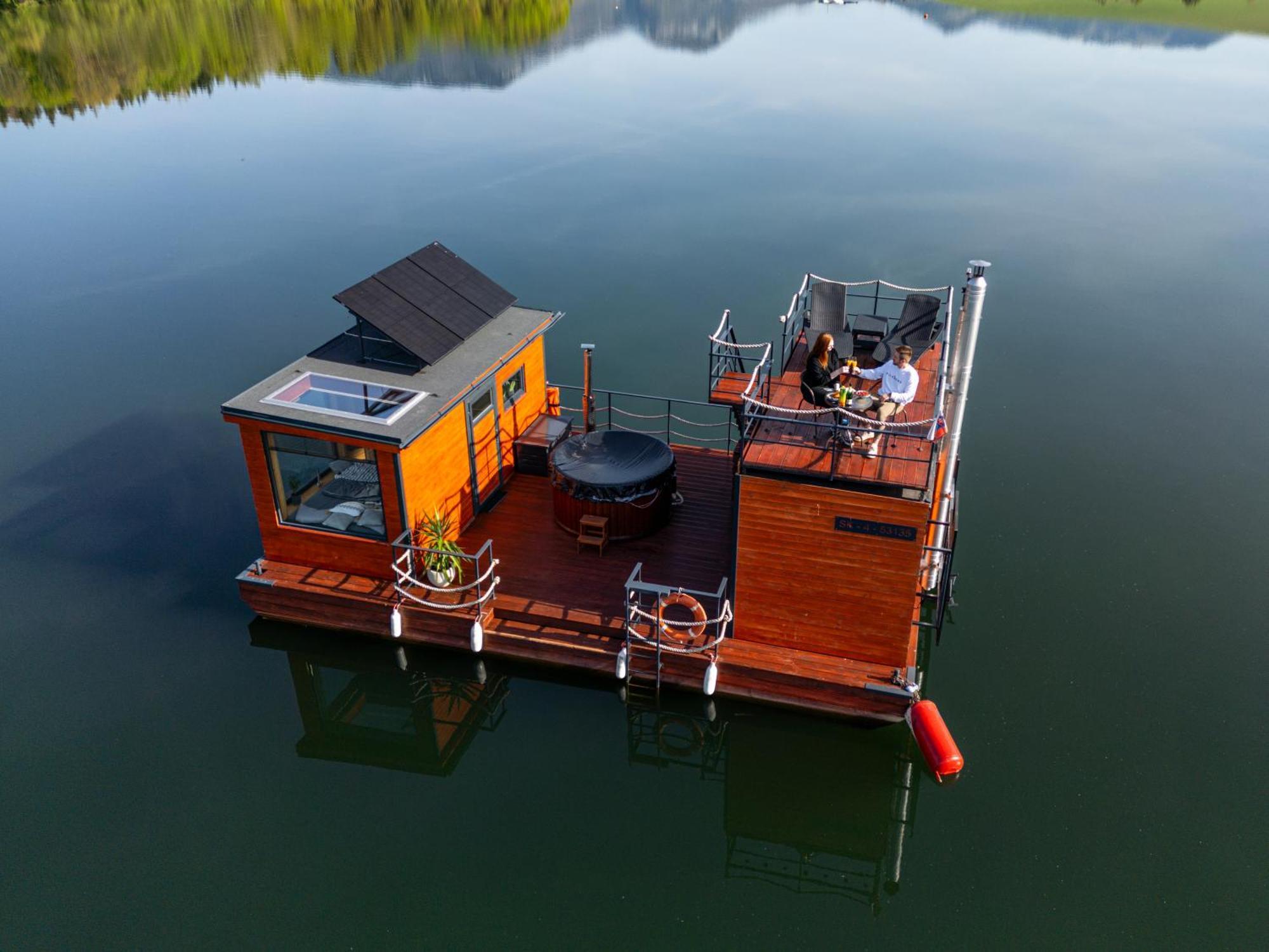 מלון ליפטובסקי טרנוביץ' Aquachill Houseboat & Wellness מראה חיצוני תמונה
