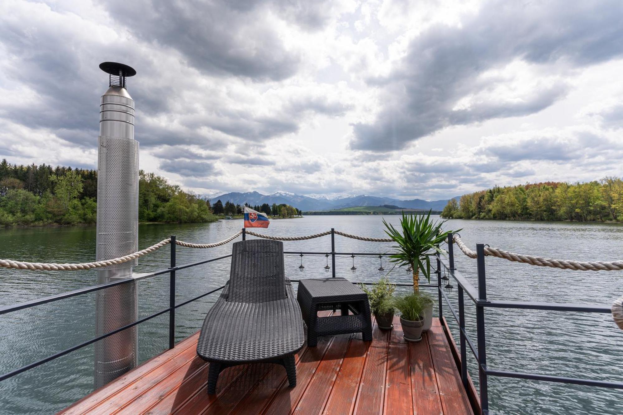 מלון ליפטובסקי טרנוביץ' Aquachill Houseboat & Wellness מראה חיצוני תמונה