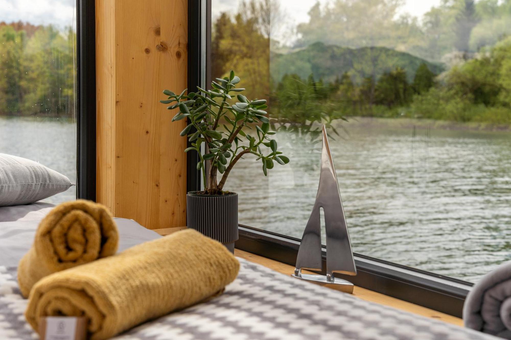 מלון ליפטובסקי טרנוביץ' Aquachill Houseboat & Wellness מראה חיצוני תמונה